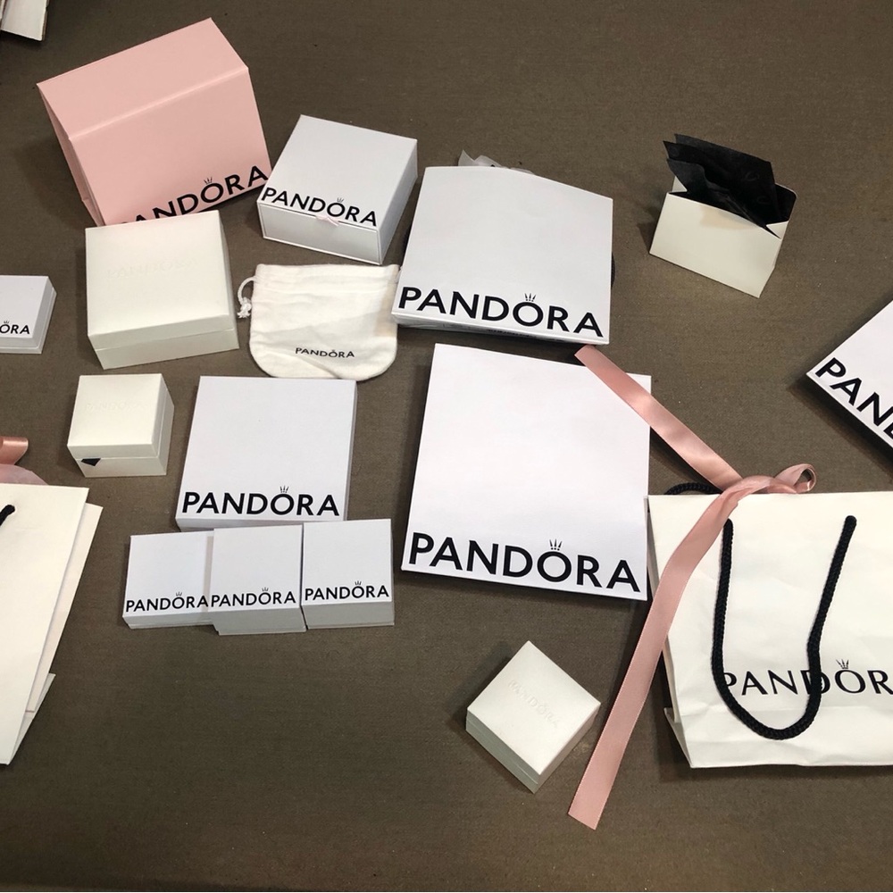 Pandora White and Pink Jewelry Packaging Set